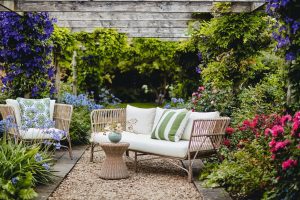 Pros and cons of the best materials for outdoor furniture | Gardeningetc